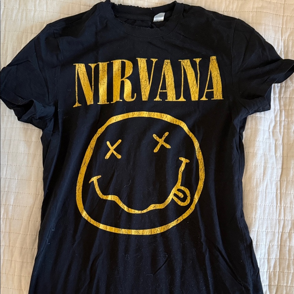 Nirvana Black T-Shirt with Yellow Graphic xs